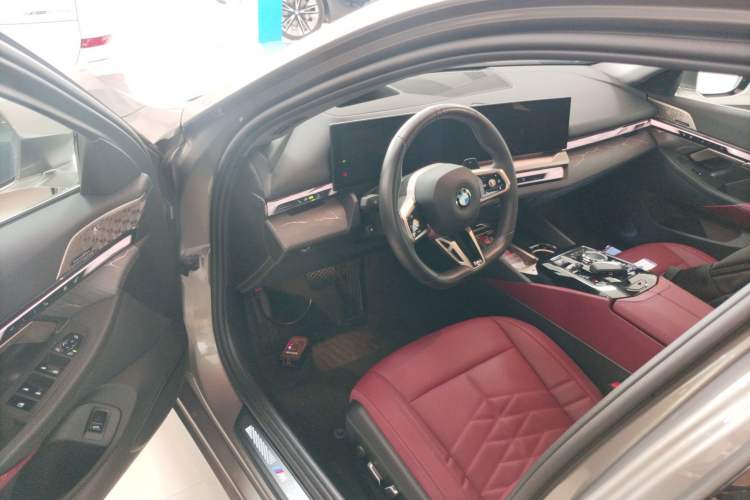 Used BMW 5 Series 2024 530Li Luxury Edition M Sport Package
