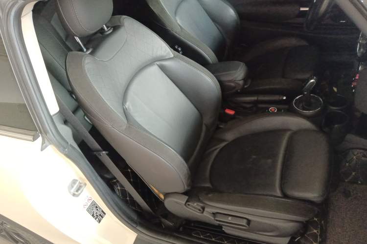 Used  MINI 2019 1.5T COOPER Artist
