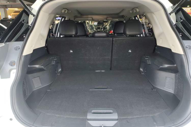 Used Nissan X-Trail 2015 2.0L CVT Comfort MAX Edition 2WD