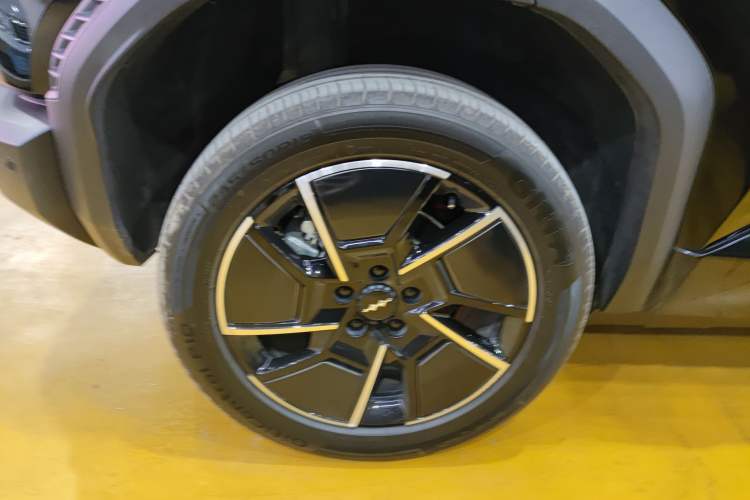 Used  Titanium 3 2025 501 km All-Wheel Drive Intelligent Driving Max Edition
