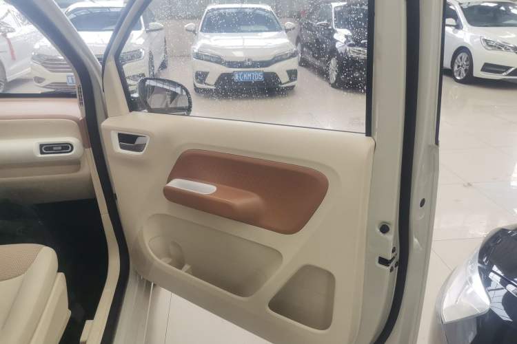 Used Wuling Hongguang MINIEV 2024 3rd Generation 215km Advanced Version
