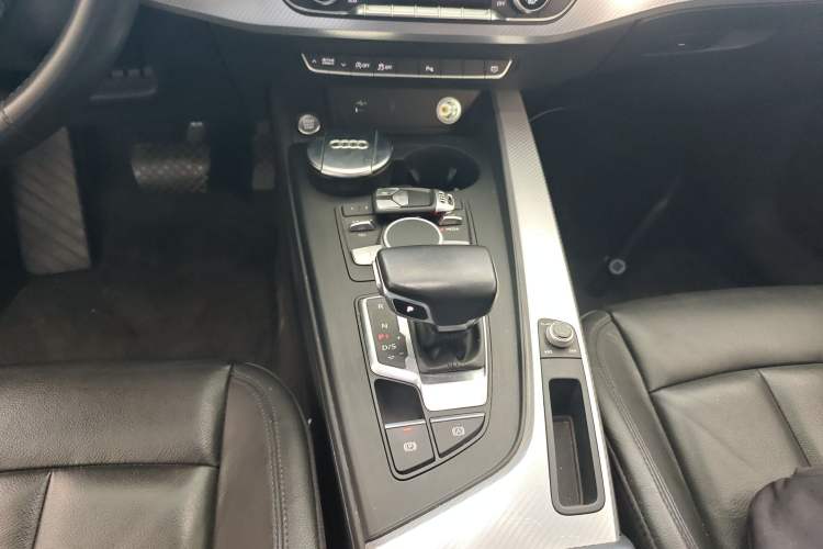 Used Audi A4L 2018 30th Anniversary Edition 40 TFSI Fashion Model