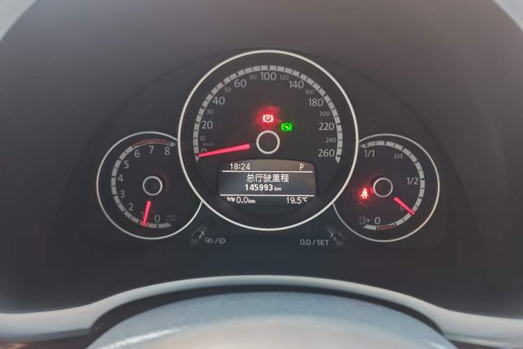 Used Volkswagen Beetle 2015 180TSI model
