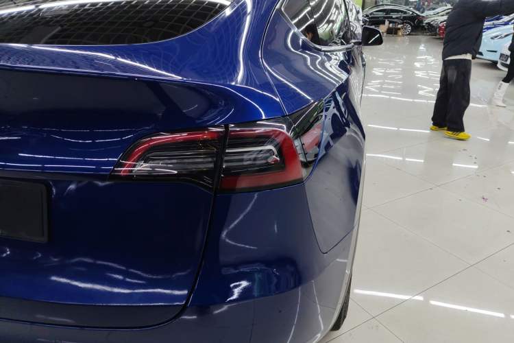 Used Tesla Model Y 2021 Long-Range All-Wheel-Drive Version
