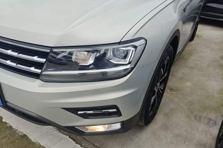 Used Volkswagen Tiguan L 2019 Revised 330TSI Automatic Two-Wheel Drive Smart & Luxury Edition China VI Standard