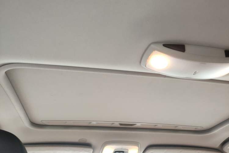 Used Volvo V60 2015 T5 Zhiya Edition
