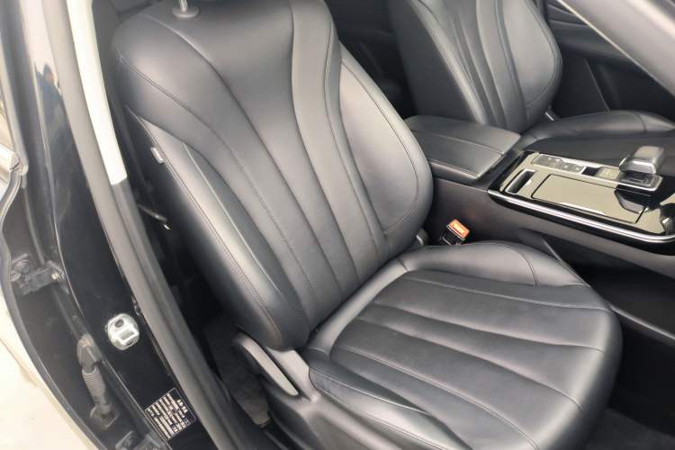 Used Roewe RX5 MAX 2019 300TGI Automatic 4G Connect Luxury Edition
