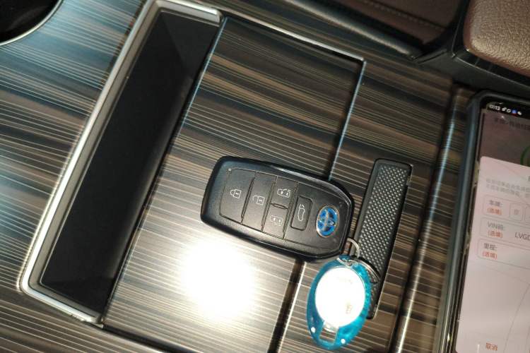 Used Toyota Sienna 2023 2.5L Hybrid Platinum Edition