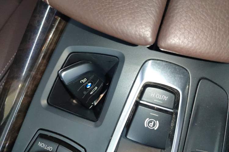 Used BMW X5 2015 xDrive28i
