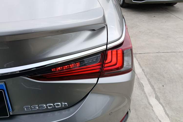 Used Lexus ES 2022 300h Excellence Edition