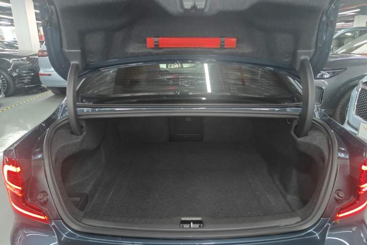 Used Volvo S60 2022 B4 Zhiyi Luxury Edition