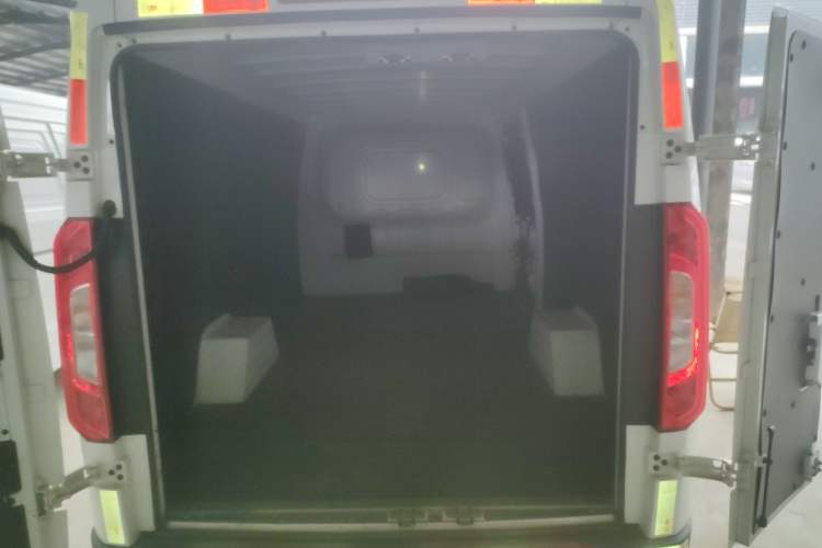 Used Foton Intelligent Blue Elf E7 2024 Facelifted All-Electric Van Flat Roof 2 Seats Evey Lithium Energy 41.86 kWh
