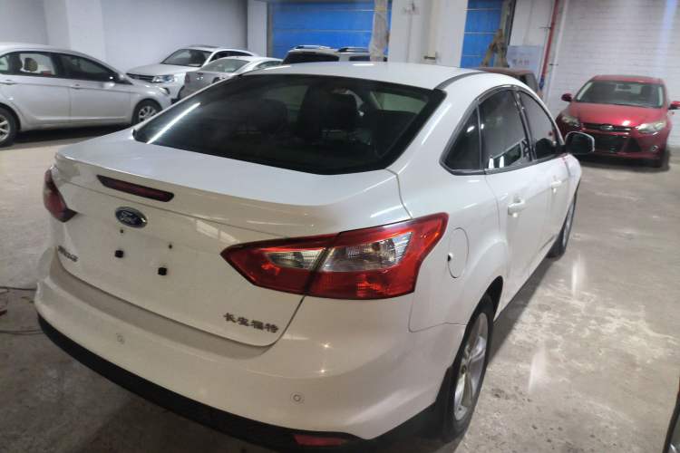 Used Ford Focus 2012 Sedan 1.6L Manual Fashion Edition