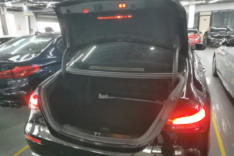 Used Mercedes-Benz E-Class 2021 E 300 L Luxury Model
