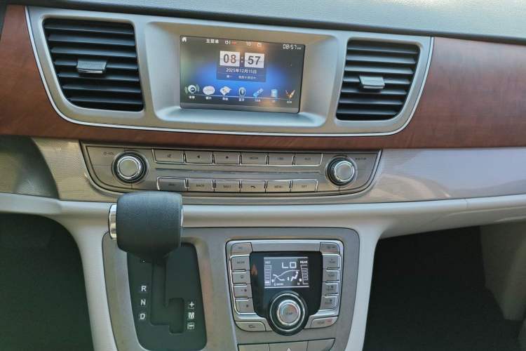 Used SAIC MAXUS G10 2016 2.0T Automatic Luxury Edition
