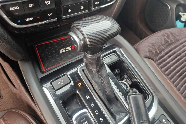 Used GAC Trumpchi GS8 2017 320T Two-Wheel Drive Luxury Smart Connectivity Version (7 Seats)