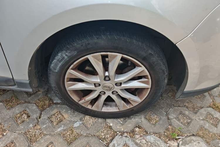 Used Baojun 730 2014 1.5L manual luxury trim 7 seats
