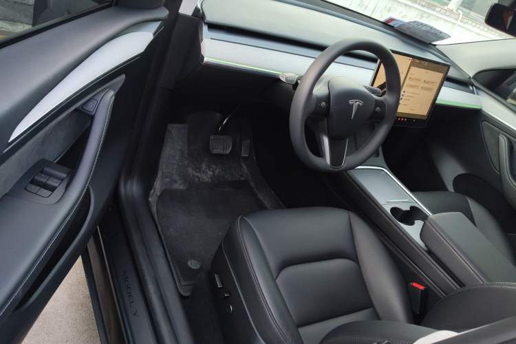 Used Tesla Model Y 2024 Rear-Wheel-Drive Version
