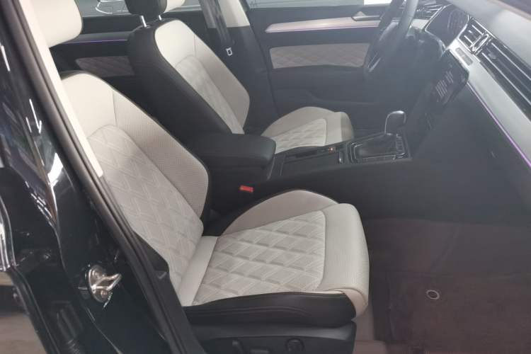 Used Volkswagen Magotan 2023 2 Million Units Commemorative Edition 330TSI DSG Luxury Version
