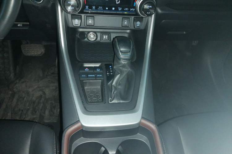 Used Toyota RAV4 2020 2.0L CVT Two-Wheel Drive Fashion PLUS Edition
