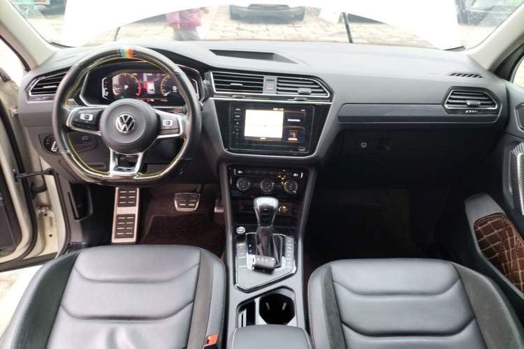 Used Volkswagen Tiguan L 2021 330TSI Automatic Two-Wheel Drive R-Line Enhanced Edition
