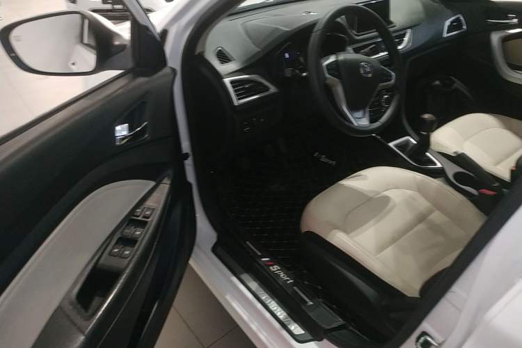 Used Changan Alsvin V7 2015 1.6L Manual Enjoyment Model China V Standard
