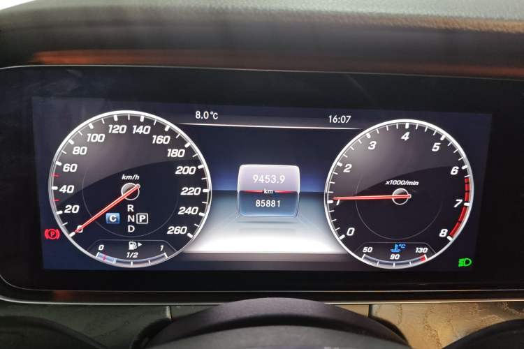 Used Mercedes-Benz E-Class 2018 E 300 L Sporty and Stylish Model
