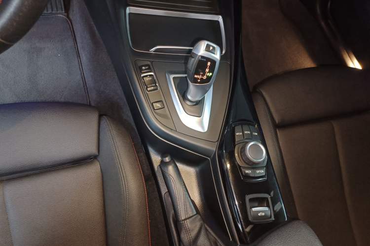 Used BMW 2 Series 2018 220i Convertible Coupe Sports Design Package