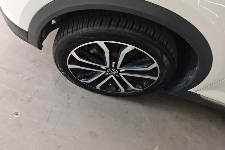 Used Volkswagen T-ROC 2021 280TSI DSG Two-Wheel Drive Comfort Connect Edition
