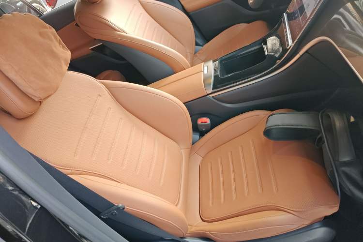 Used Mercedes-Benz GLC 2023 GLC 260 L 4MATIC Dynamic Edition 5-seater
