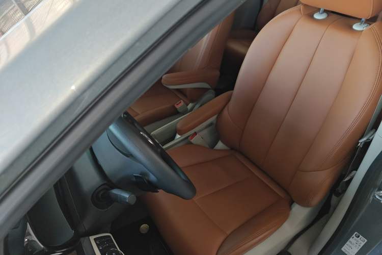 Used Buick GL8 2023 Land Executive Class Comfort Model