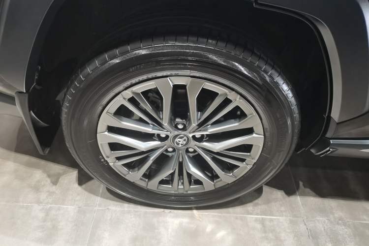 Used Toyota Wildlander 2023 Dual-Motor 2.5L E-CVT Two-Wheel Drive Luxury PLUS Edition