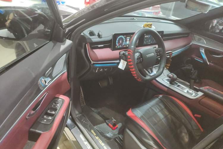 Used JETOUR X70 PLUS 2023 1.5T DCT Brave PLUS 5-Seater
