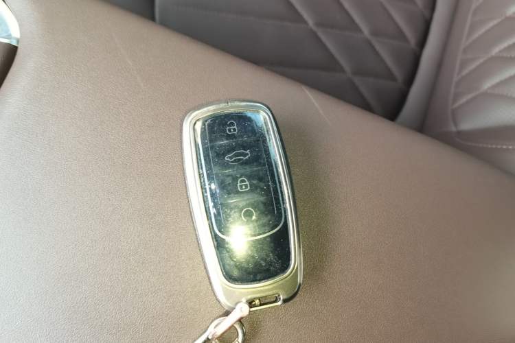 Used Chery Tiggo 8 PRO 2024 Champion Edition 390T Two-Wheel Drive Peak Version 5 Seats
