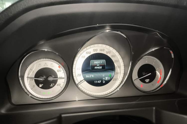 Used Mercedes-Benz GLK-Class 2013 GLK 300 4MATIC Dynamic Sunroof Model