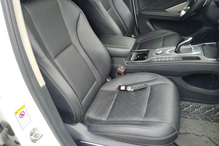 Used Wey VV6 2021 2.0T Two-Wheel Drive Smart Protection+
