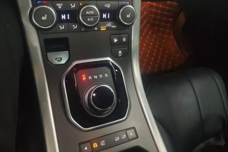 Used Land Rover Range Rover Evoque 2018 240PS PURE Style Edition