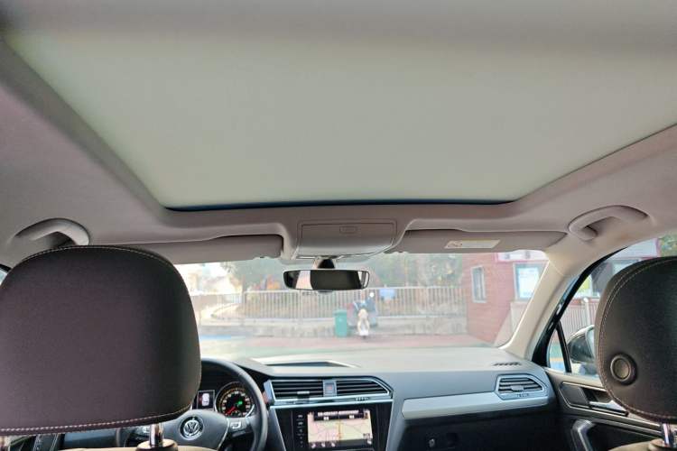 Used Volkswagen Tiguan L 2019 380TSI Automatic All-Wheel Drive Luxury Edition with 7 Seats China VI Standard
