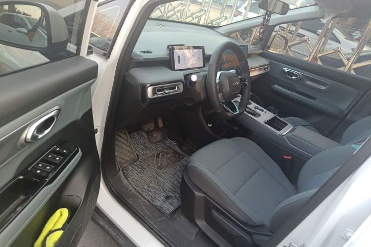 Used AION Y 2024 Younger