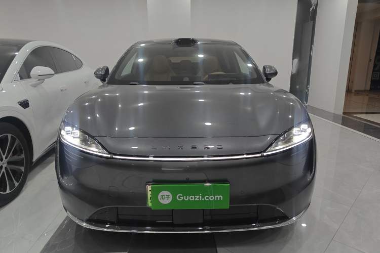 Used Hima Luxeed R7 2024 All-Electric 667 km Max
