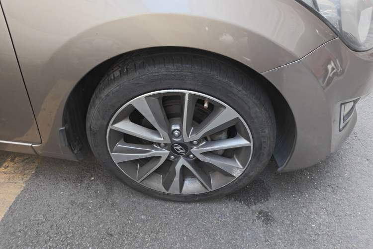 Used Hyundai Elantra (5th Generation / Langdong) 2015 1.6L Automatic Leading Model