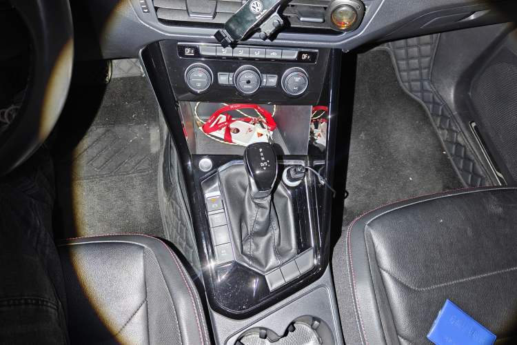 Used Volkswagen Tayron 2019 330TSI Two-Wheel Drive Luxury Model China VI Standard