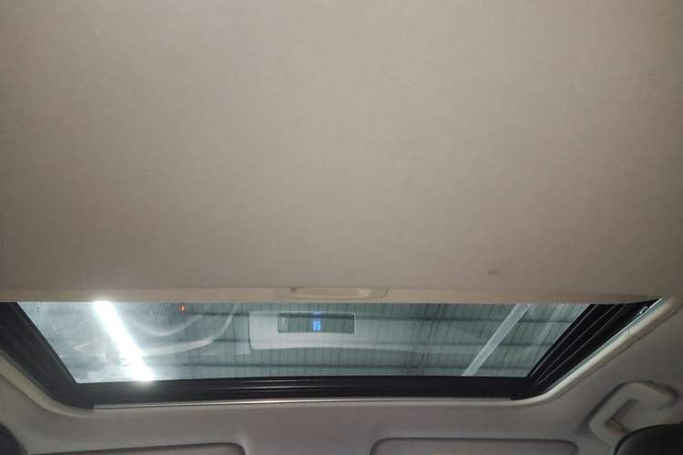 Used Toyota RAV4 2019 2.0L CVT Two-Wheel Drive Luxury Version China VI Standard
