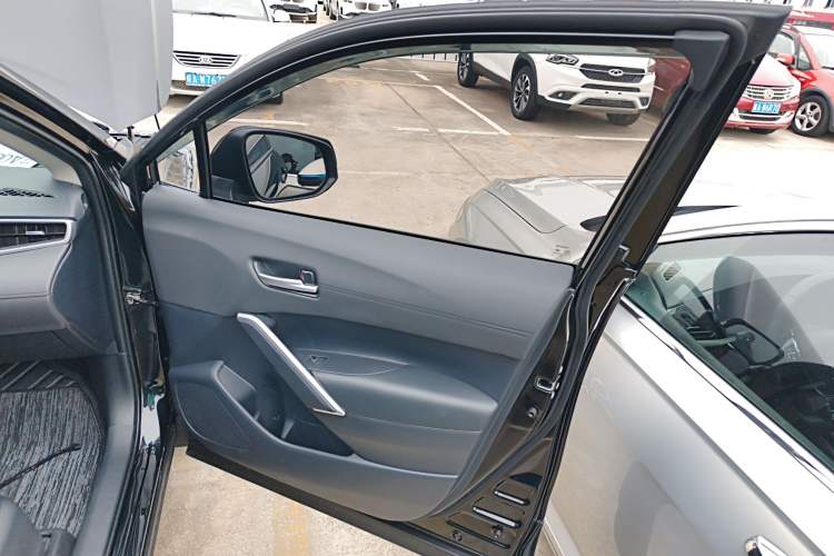 Used Toyota FRONTLANDER 2023 2.0L CVT Luxury Edition
