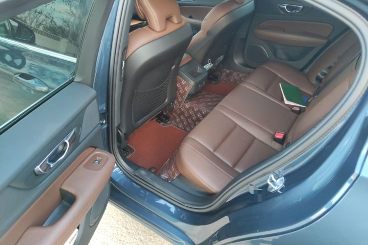 Used Volvo S60 2021 T4 Zhiyuan Luxury Edition
