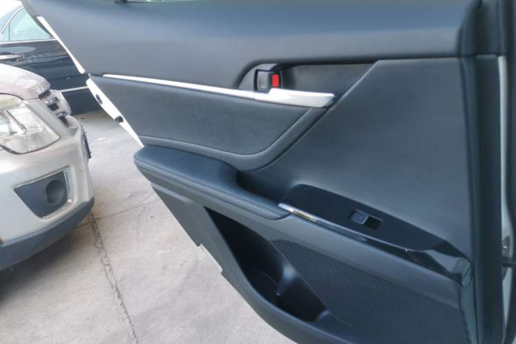 Used Toyota Camry 2021 2.0S FENGSHANG Edition
