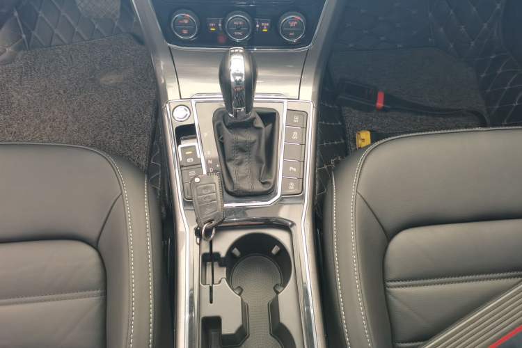 Used Volkswagen Passat 2017 330TSI DSG Luxury Edition
