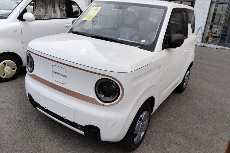 Used Geely Galaxy Panda 2024 Panda Mini 200km Endurance Bear