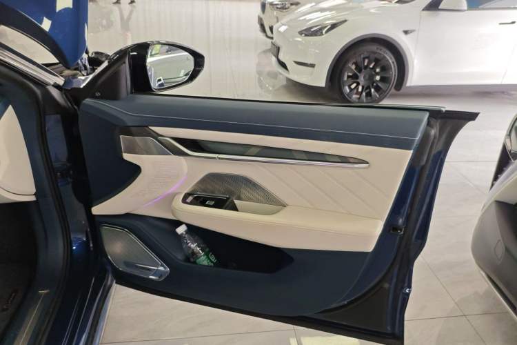 Used Zeekr 001 2023 WE Edition 100 kWh
