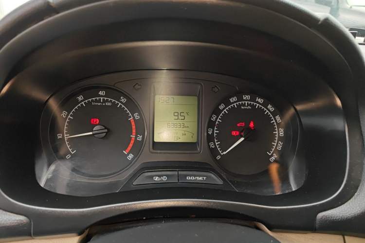 Used Skoda Fabia 2014 1.4L Manual Crystal Edition
